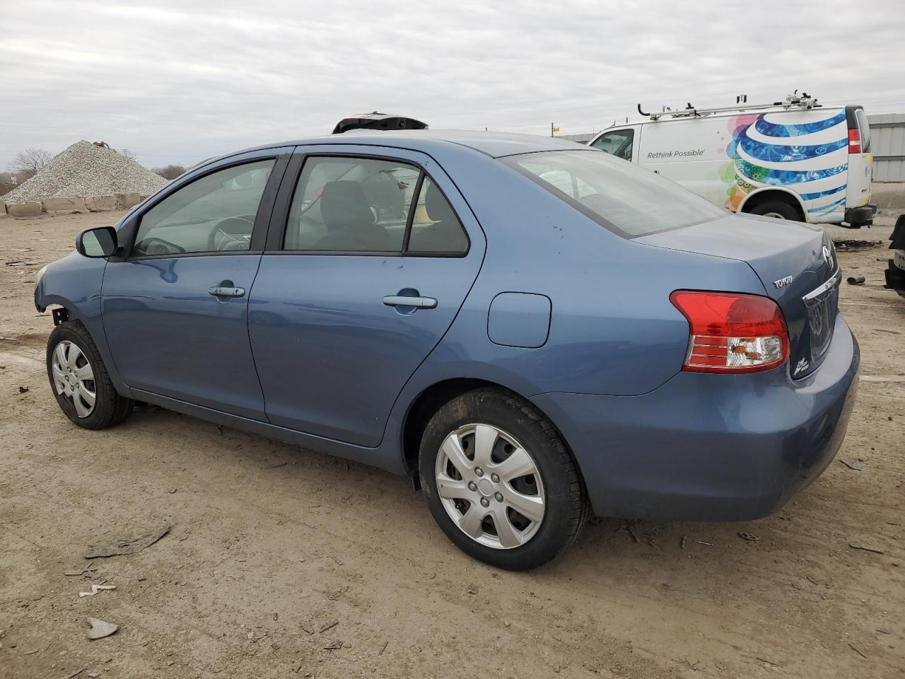 2009 Toyota Yaris - Image 2