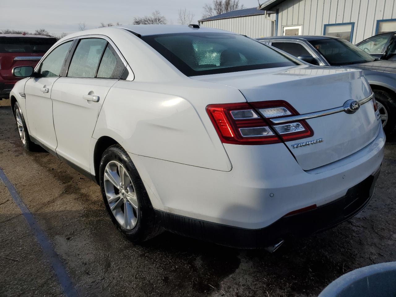 2015 Ford Taurus - Image 2
