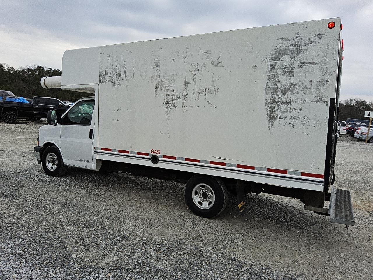 2018 Chevrolet Express - Image 2