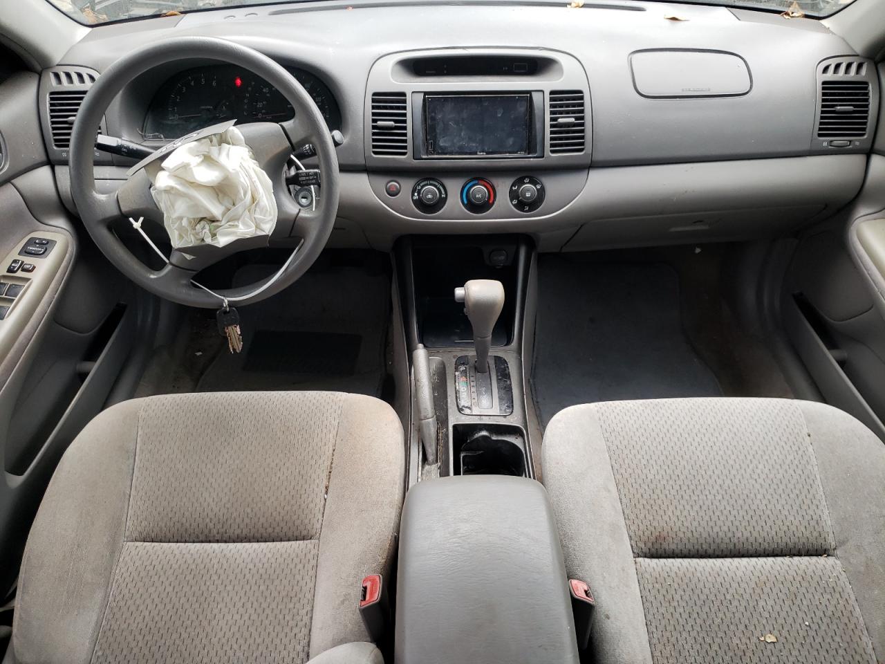 2004 Toyota Camry - Image 8