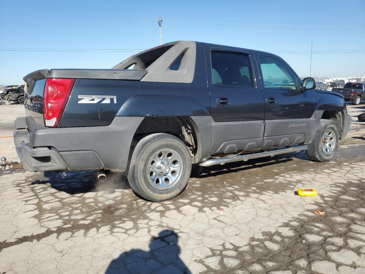 2004 Chevrolet Avalanche - Image 3