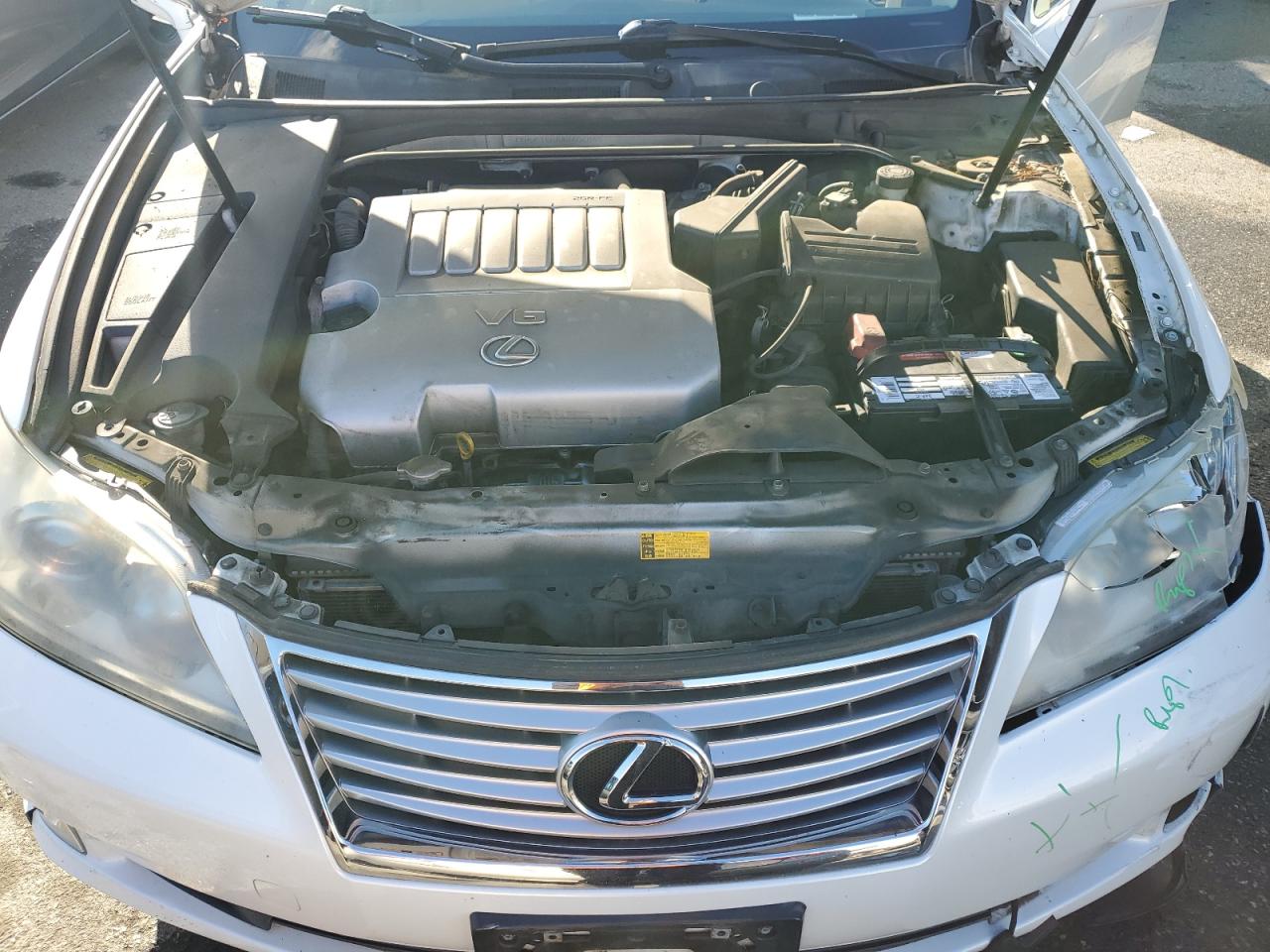 2010 Lexus ES - Image 11