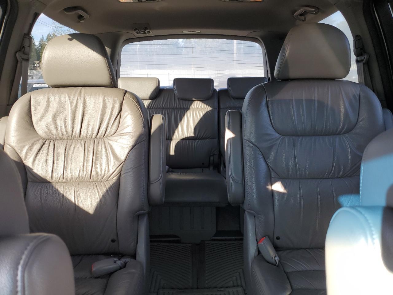 2008 Honda Odyssey - Image 10