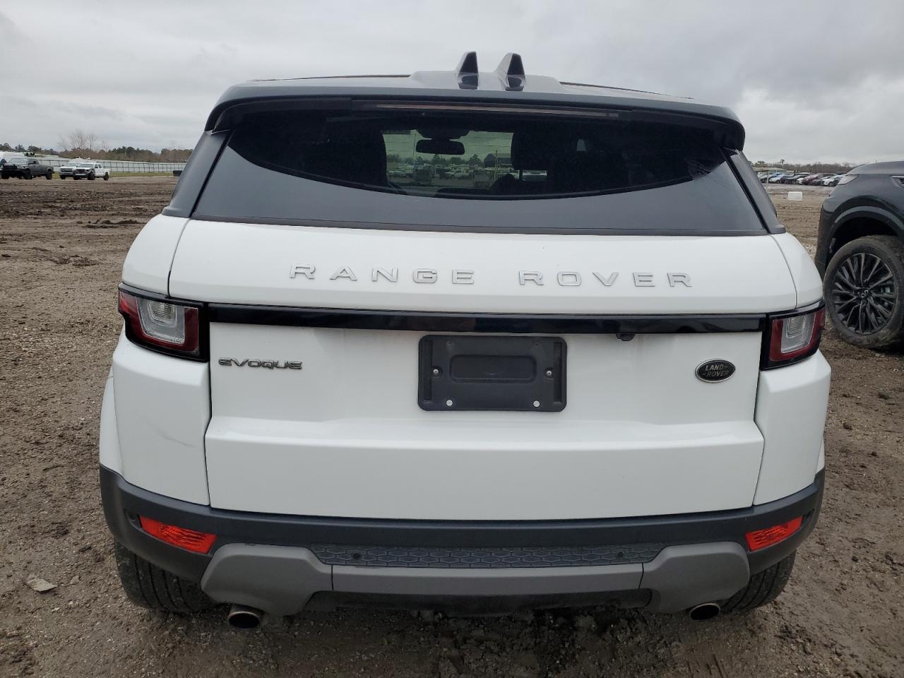 2017 Land Rover Range Rover - Image 6