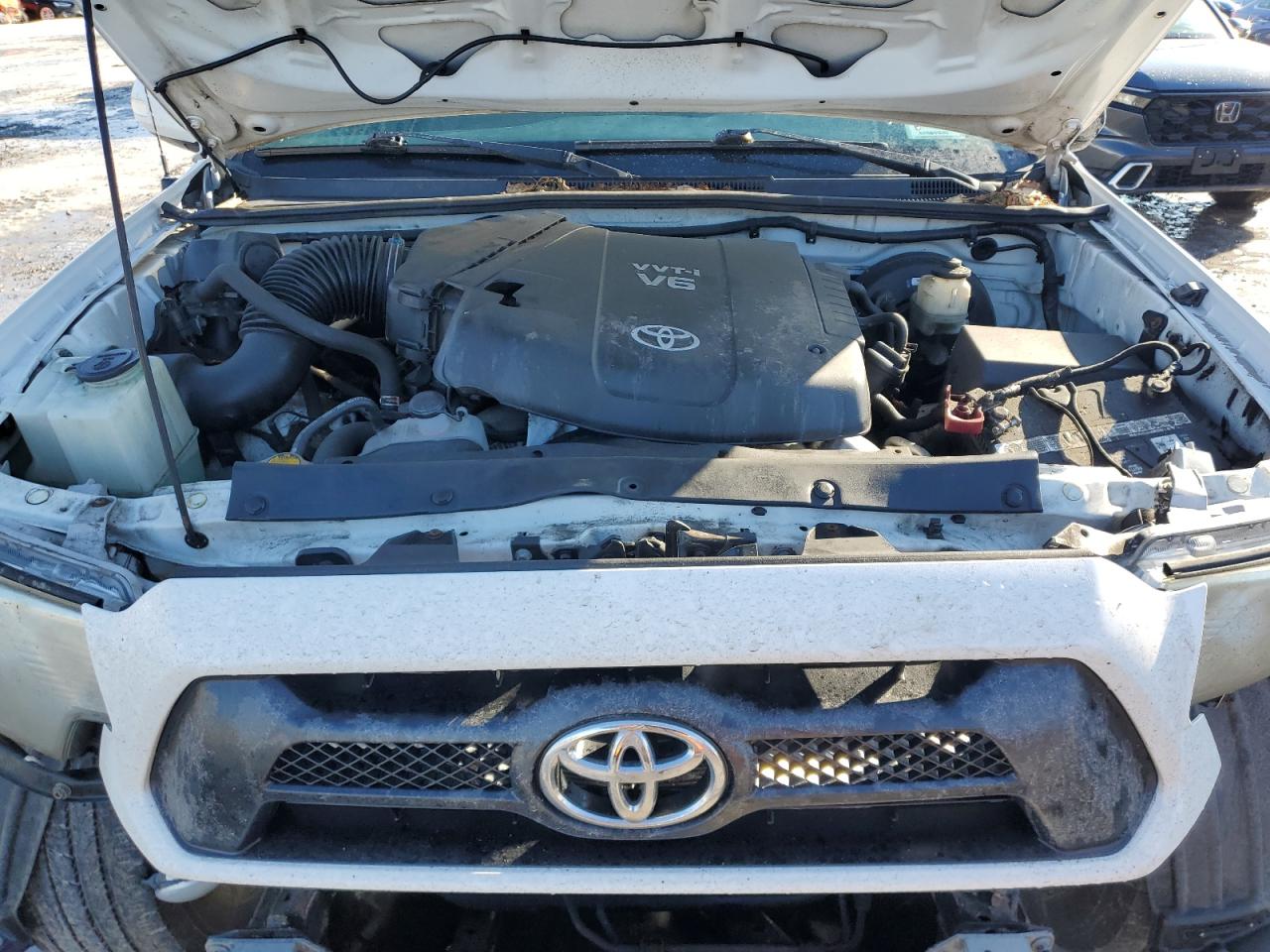 2013 Toyota Tacoma - Image 11