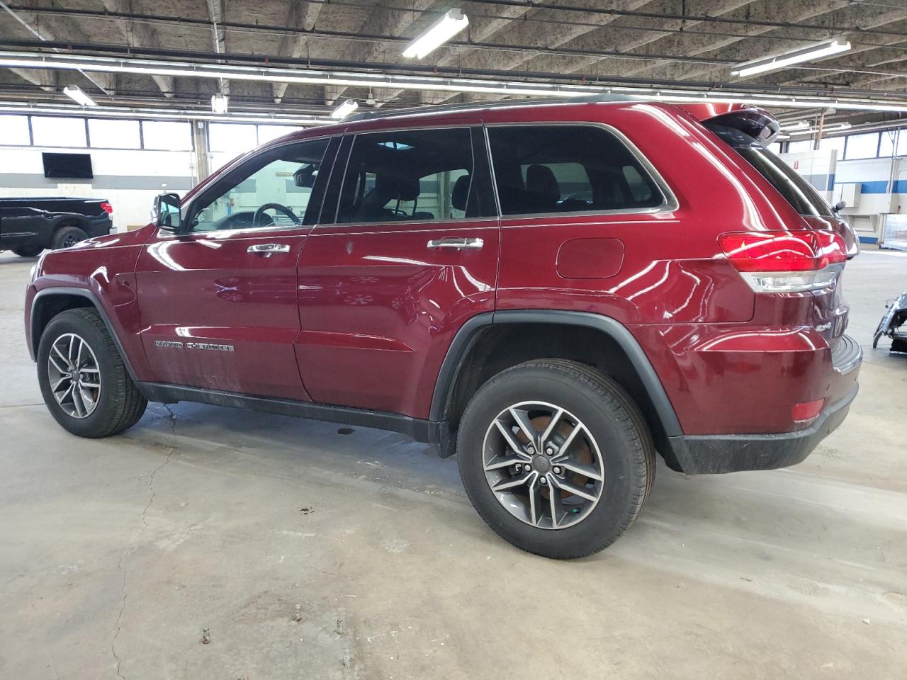 2019 Jeep Grand Cherokee - Image 2