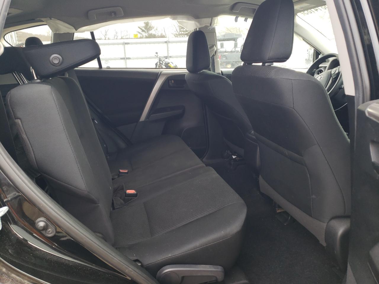 2018 Toyota RAV 4 - Image 12
