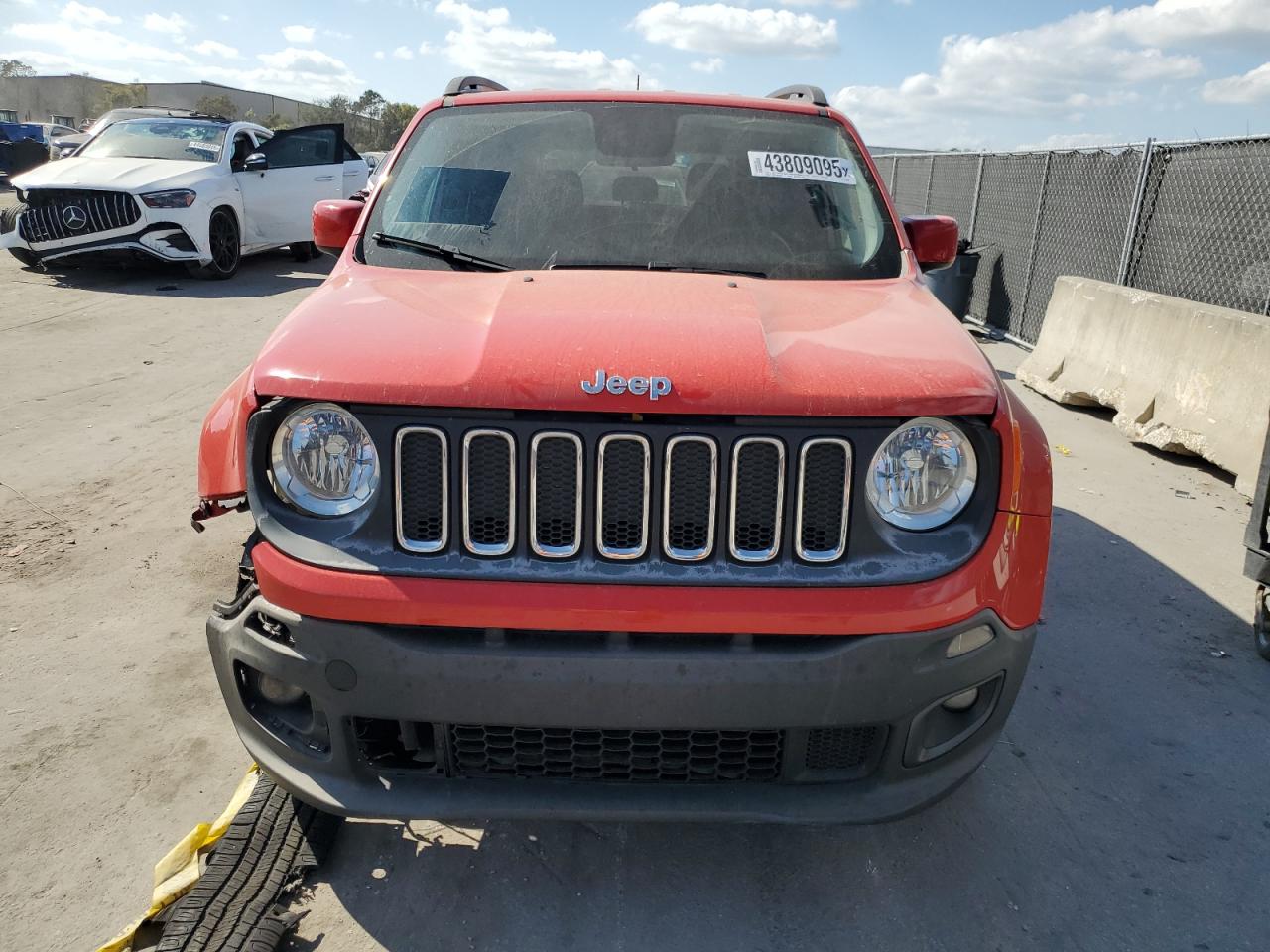 2017 Jeep Renegade - Image 5