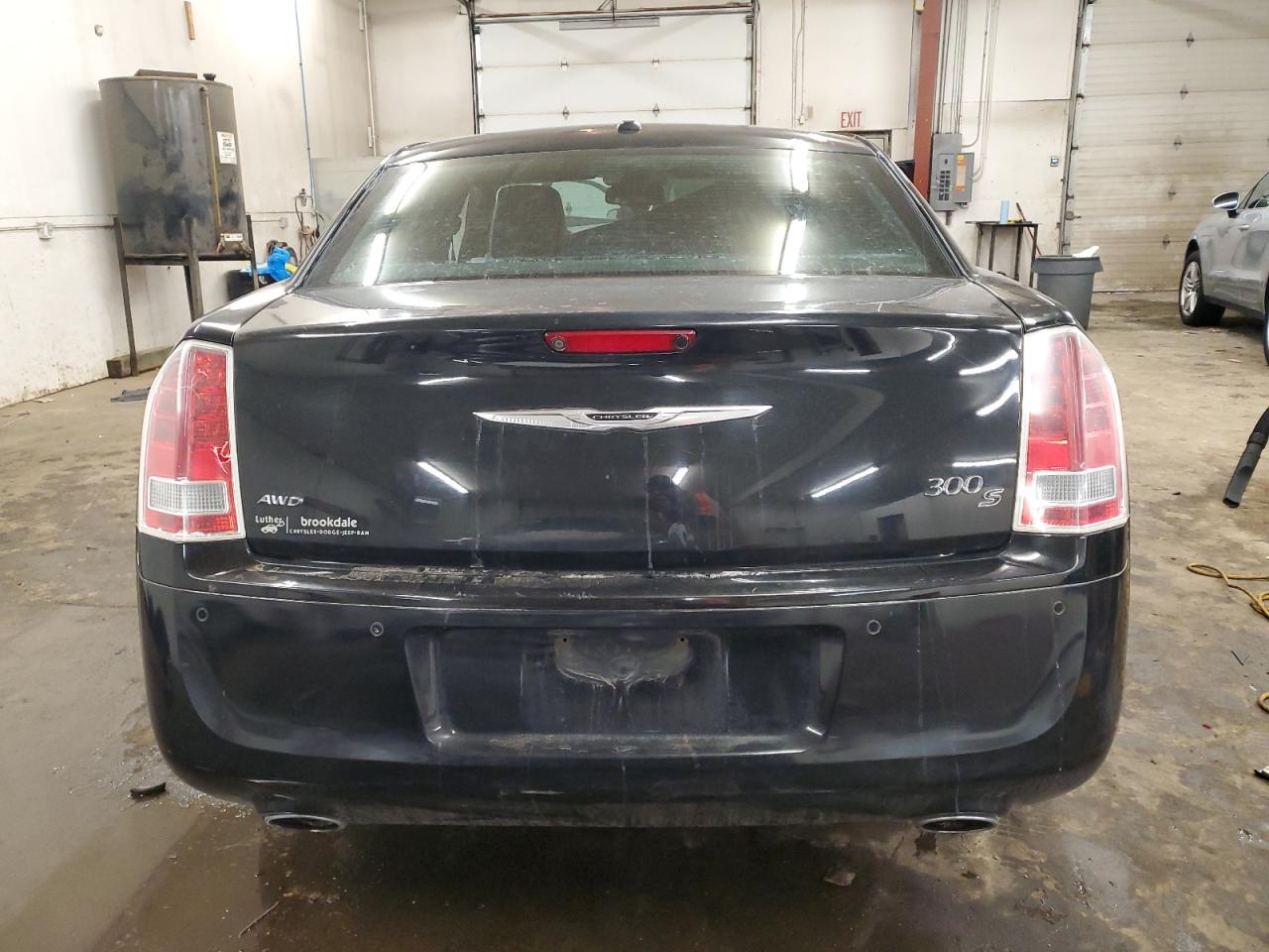 2014 Chrysler 300 - Image 6