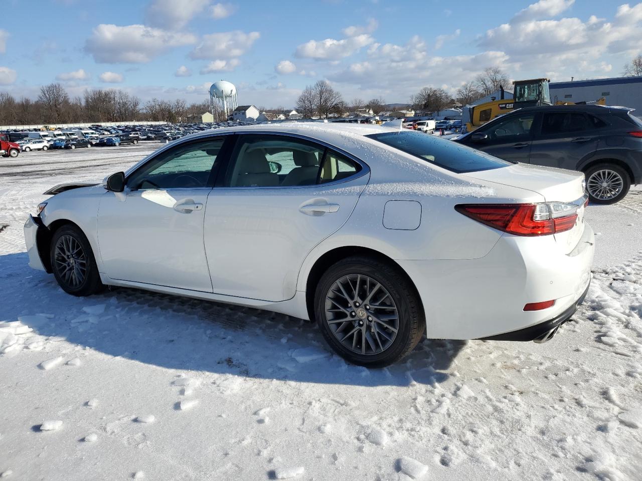 2018 Lexus ES - Image 2