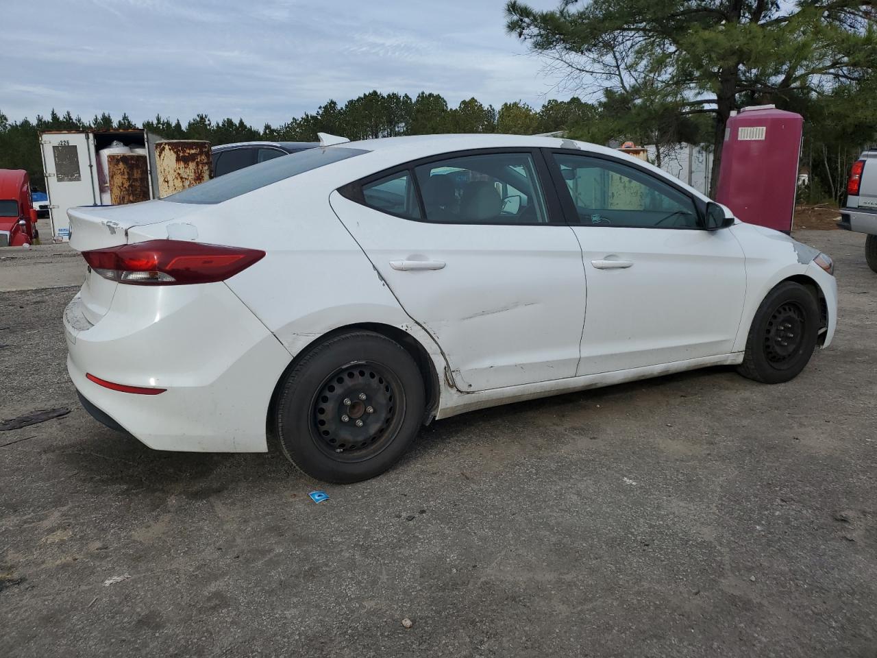 2017 Hyundai Elantra - Image 3