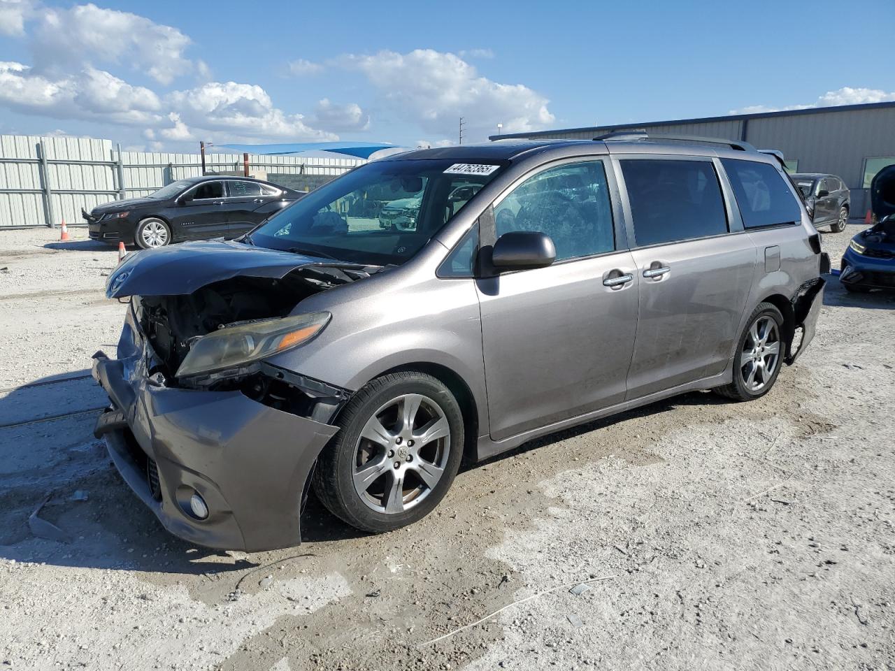 2017 Toyota Sienna - Image 1