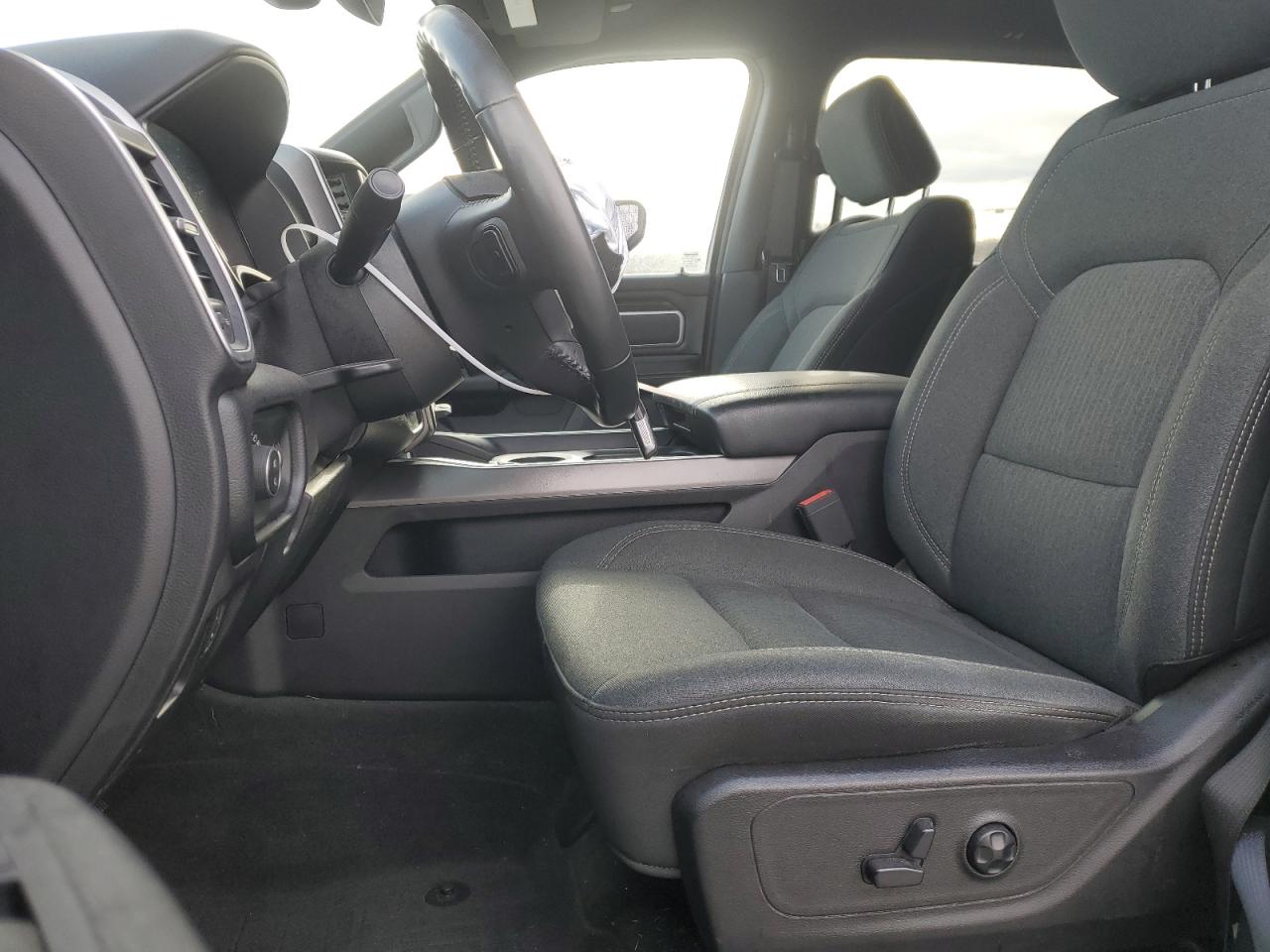 2020 RAM 1500 - Image 7