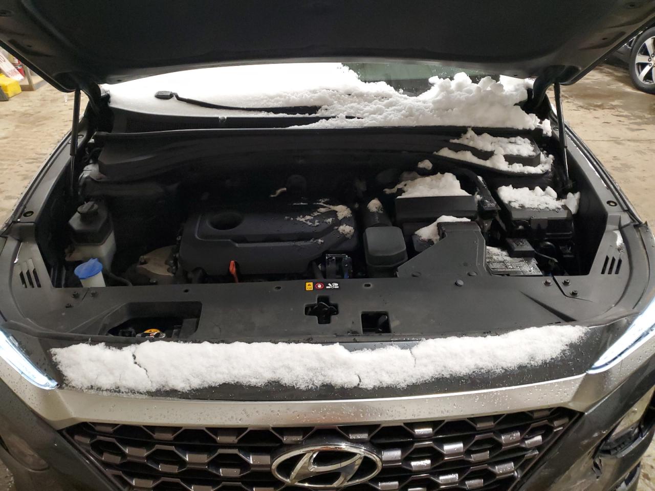 2020 Hyundai Santa Fe - Image 12