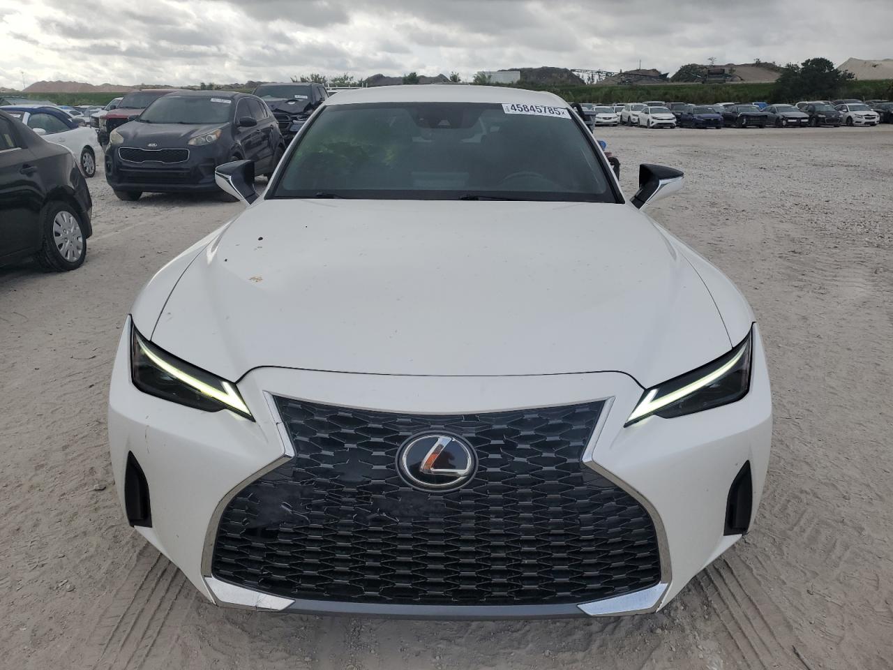 2021 Lexus IS - Image 5