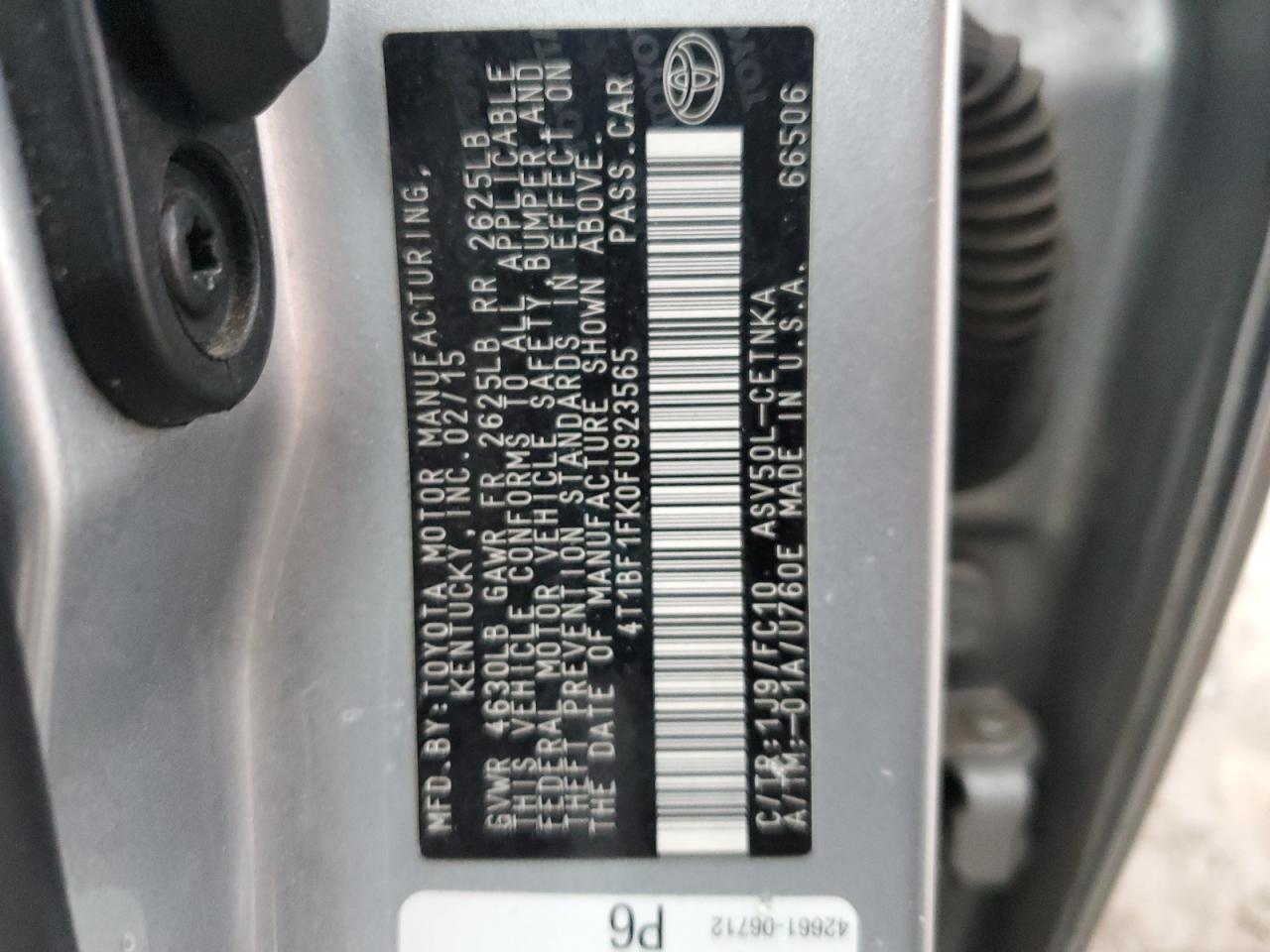 2015 Toyota Camry - Image 12