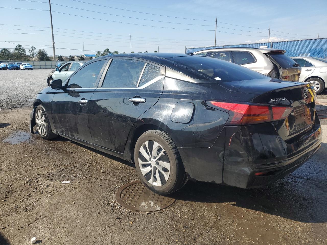 2020 Nissan Altima - Image 2