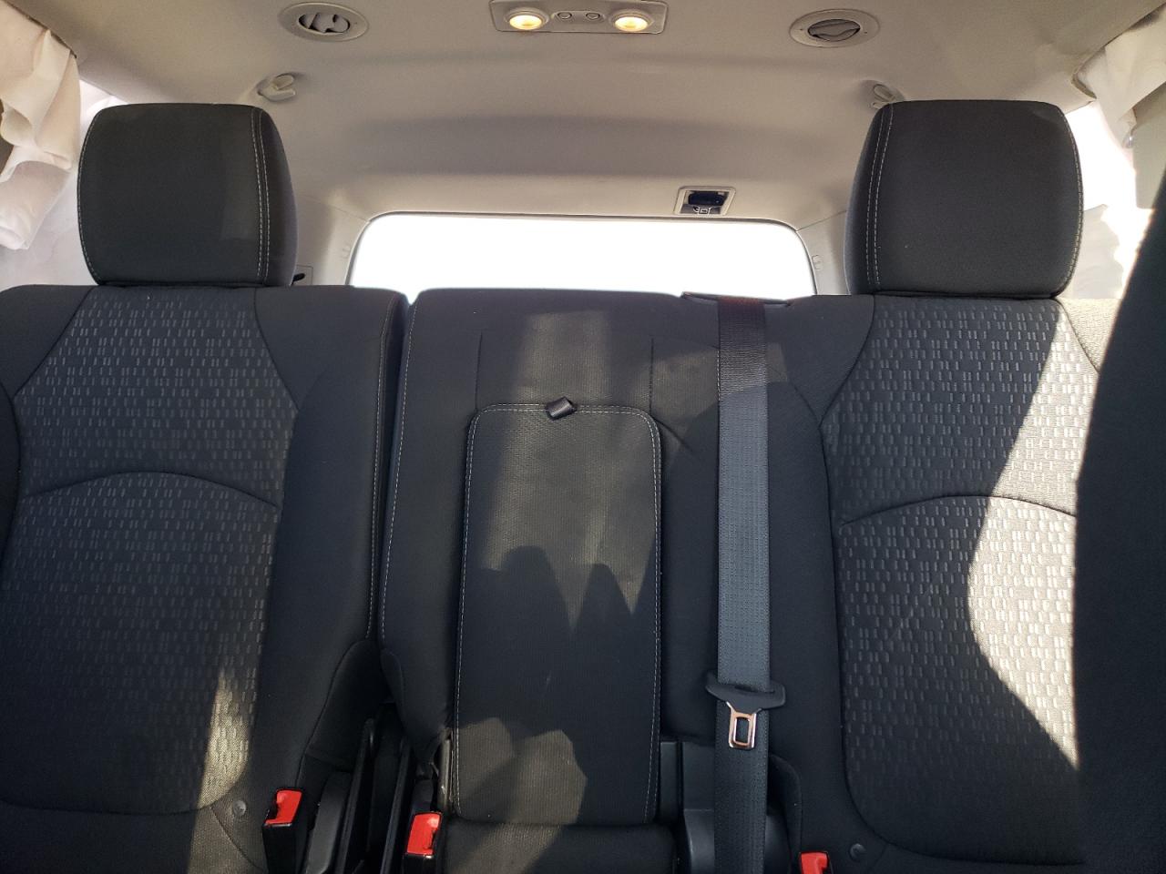 2016 GMC Acadia - Image 10