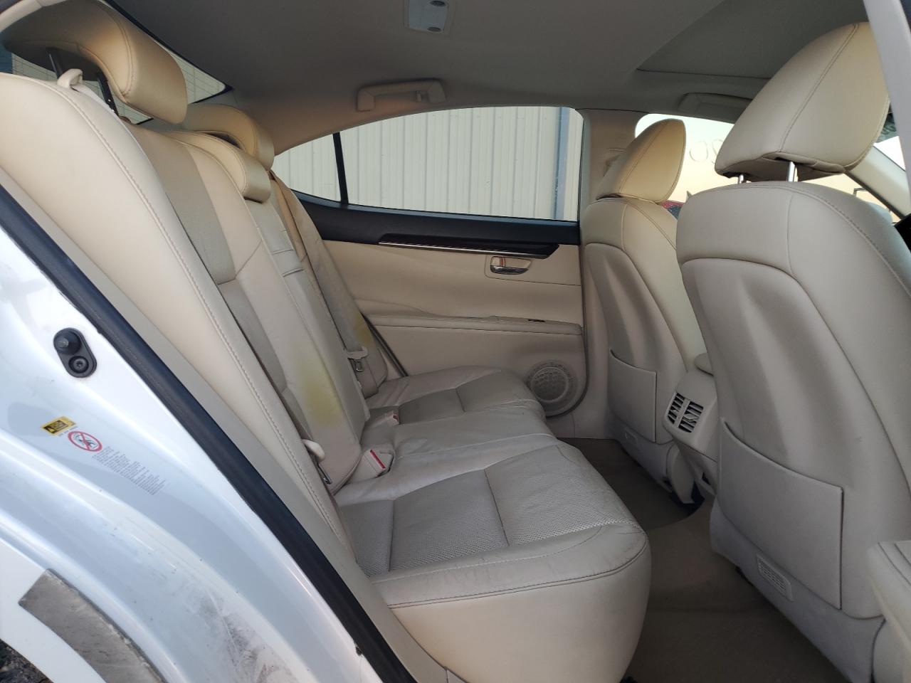 2013 Lexus ES - Image 10