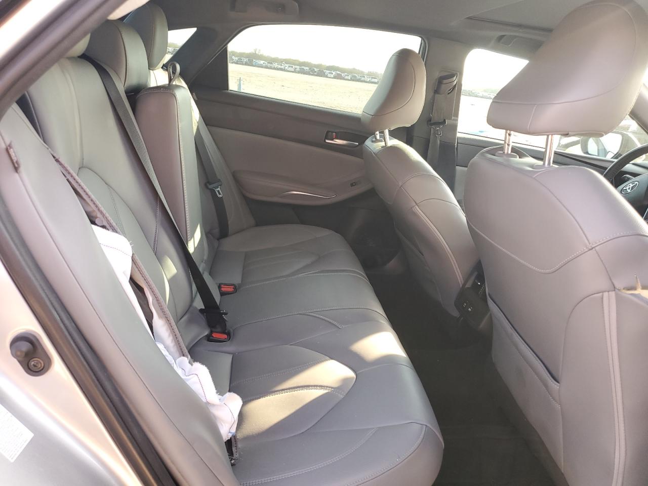 2019 Toyota Avalon - Image 10