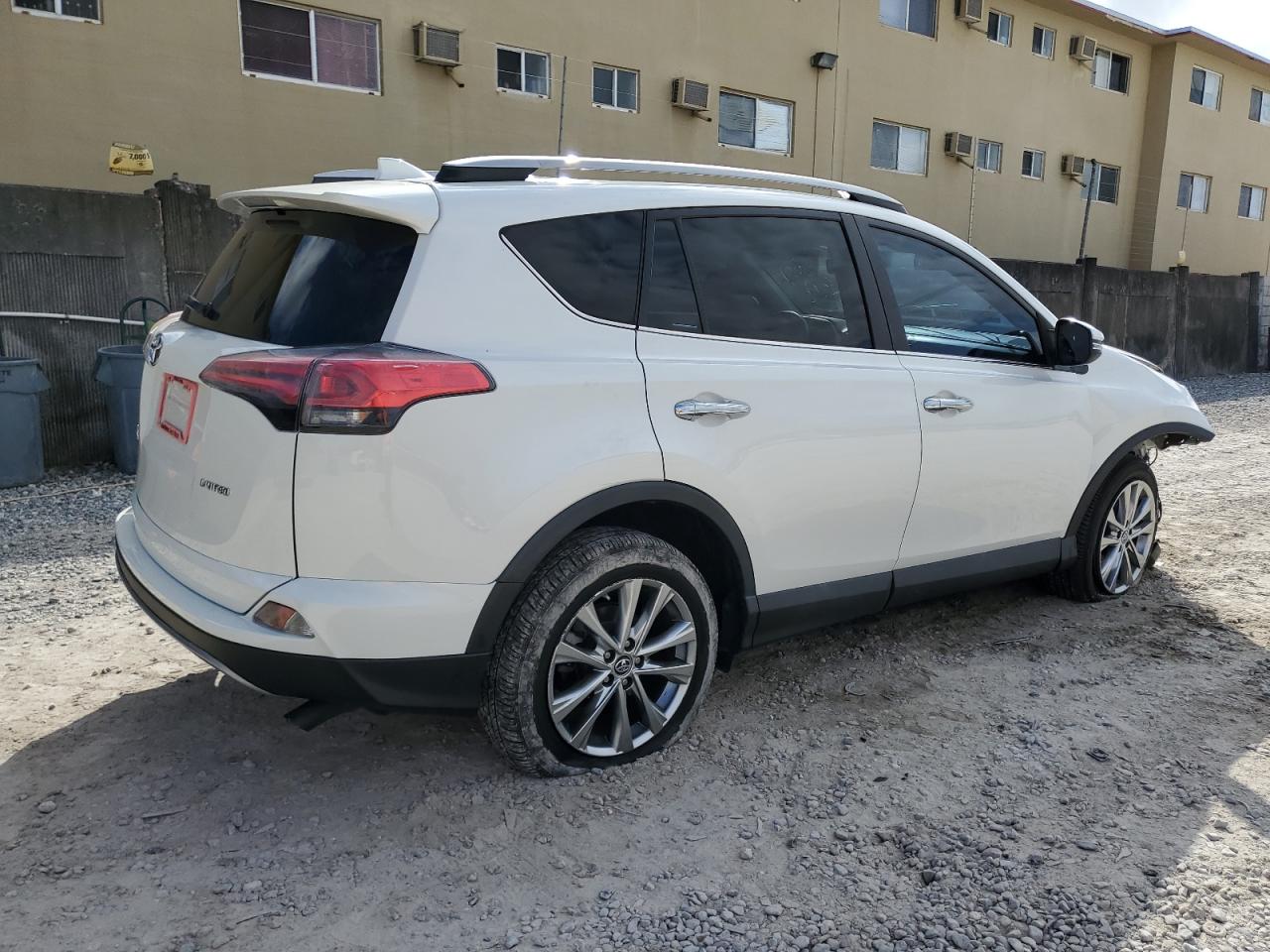 2017 Toyota RAV 4 - Image 3