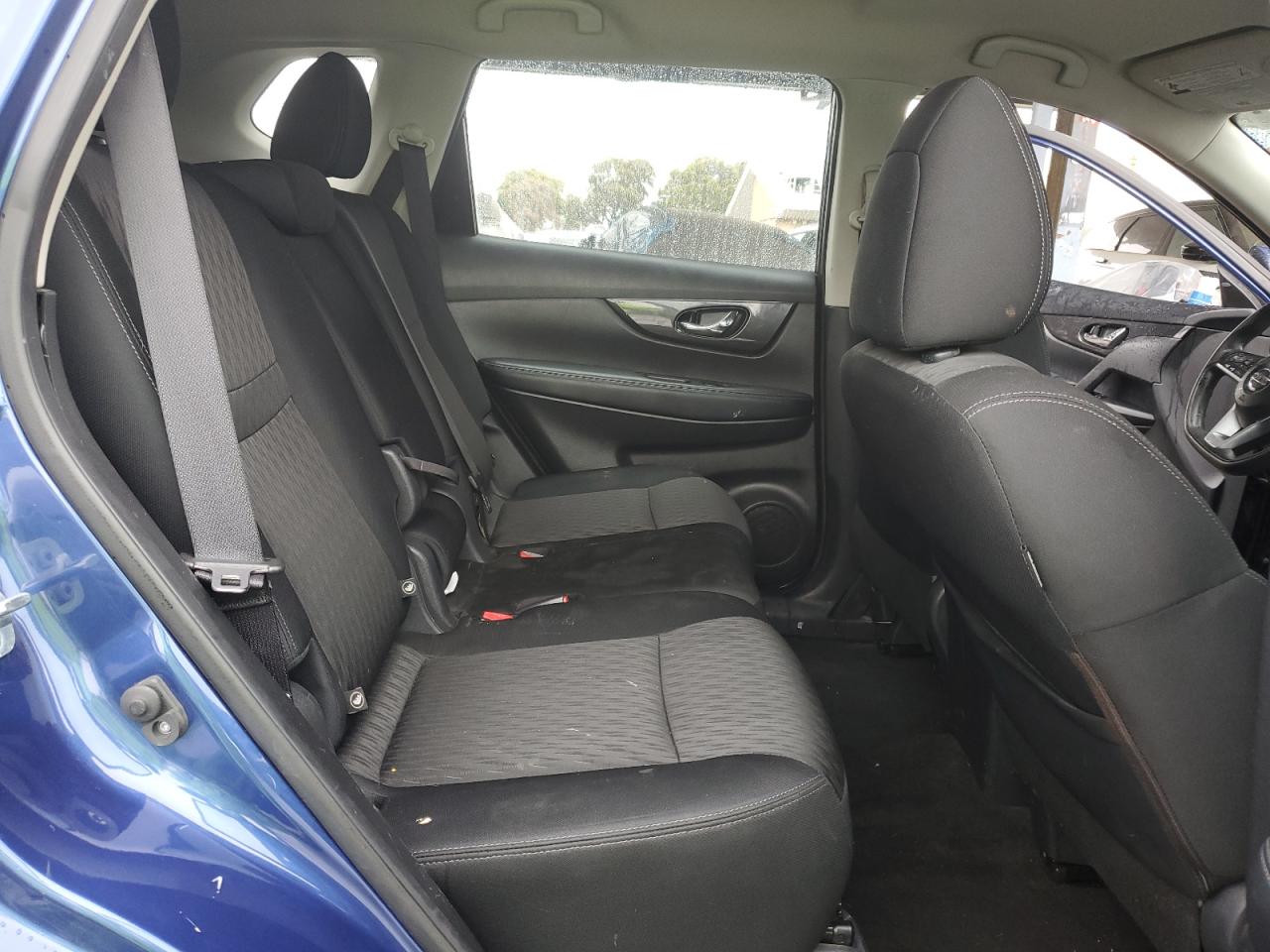 2017 Nissan Rogue - Image 10