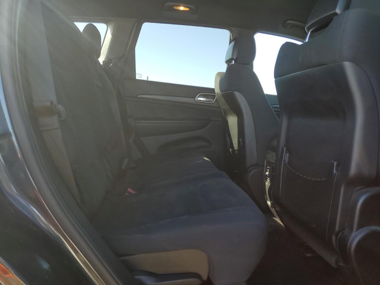 2015 Jeep Grand Cherokee - Image 11