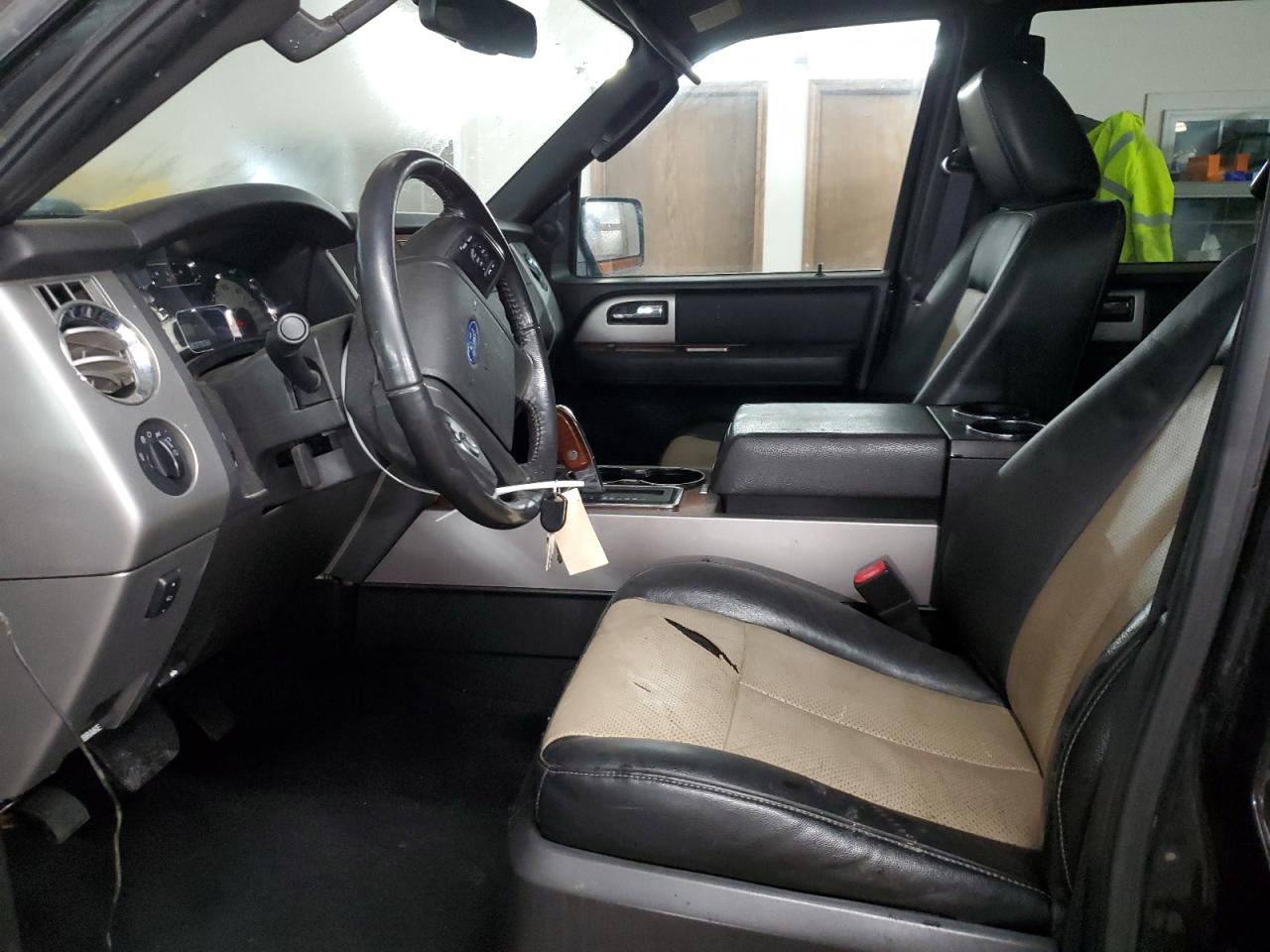 2010 Ford Expedition - Image 7