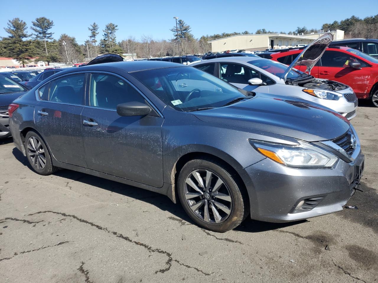 2017 Nissan Altima - Image 4