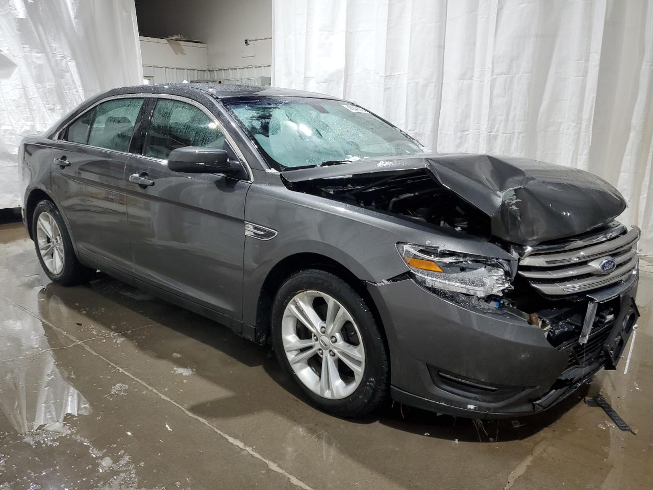 2015 Ford Taurus - Image 4