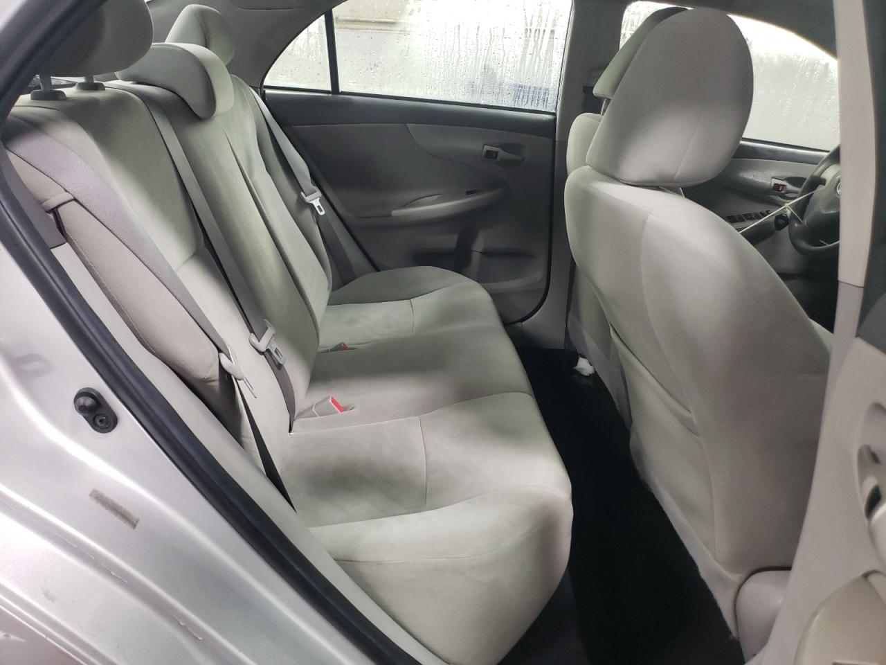 2010 Toyota Corolla - Image 10
