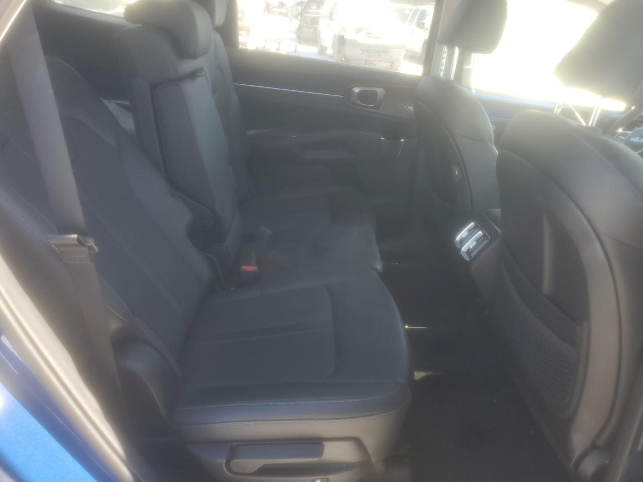 2023 Kia Sorento - Image 11