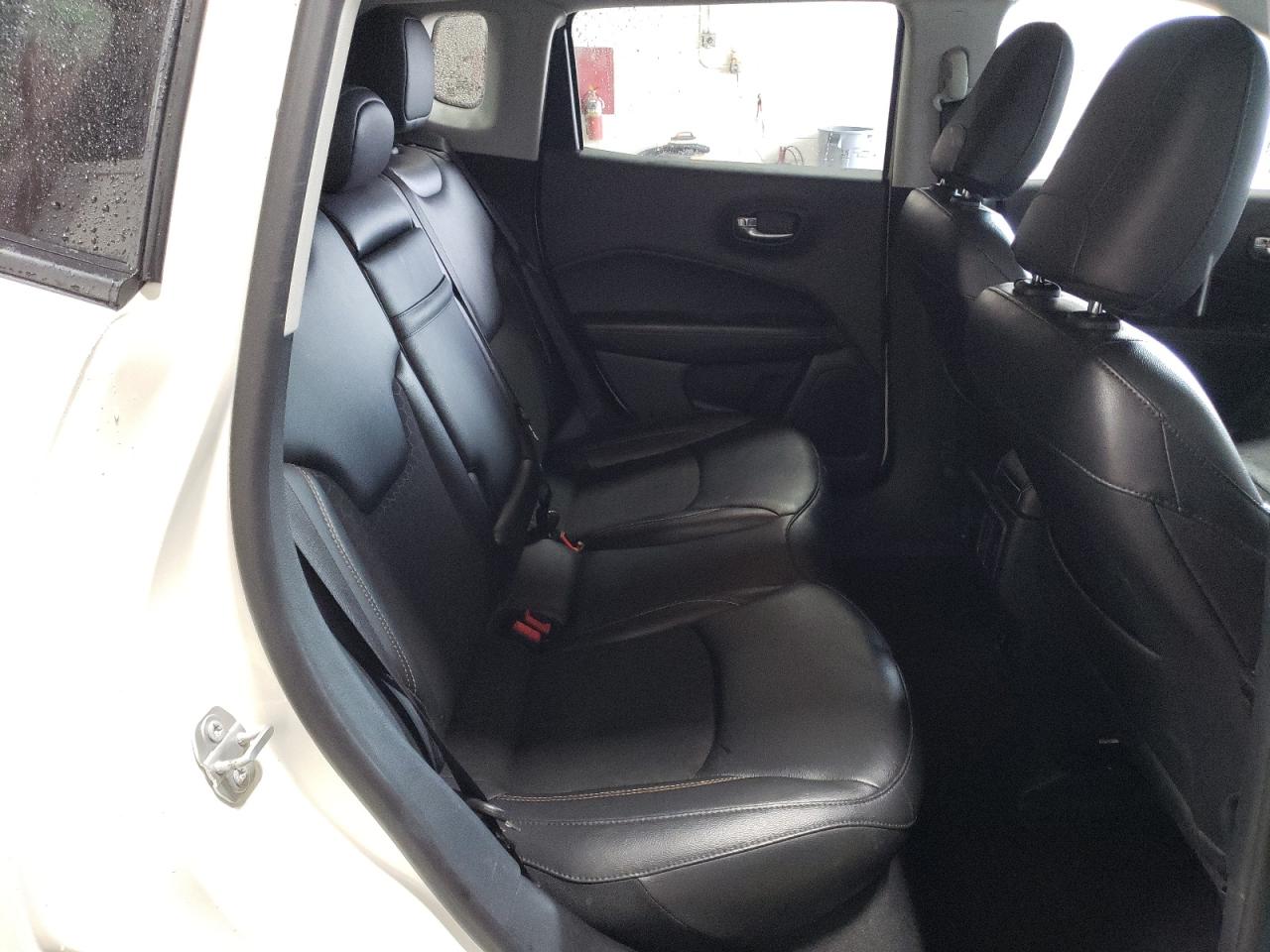 2019 Jeep Compass - Image 11