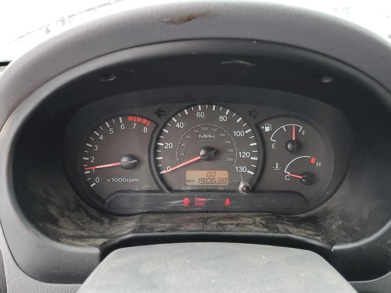 2005 Hyundai Accent - Image 9