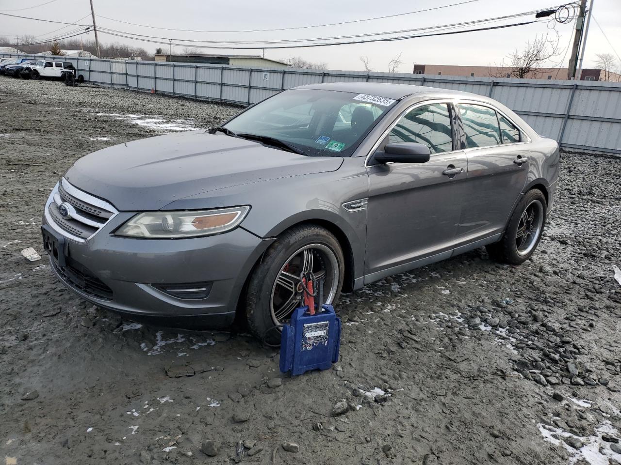 2011 Ford Taurus - Image 1