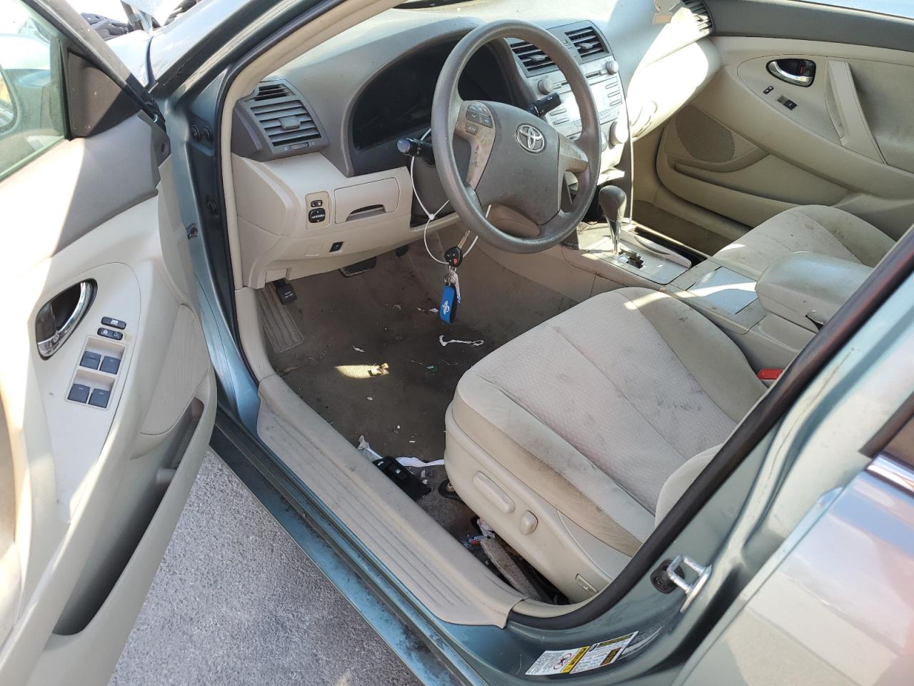 2011 Toyota Camry - Image 8