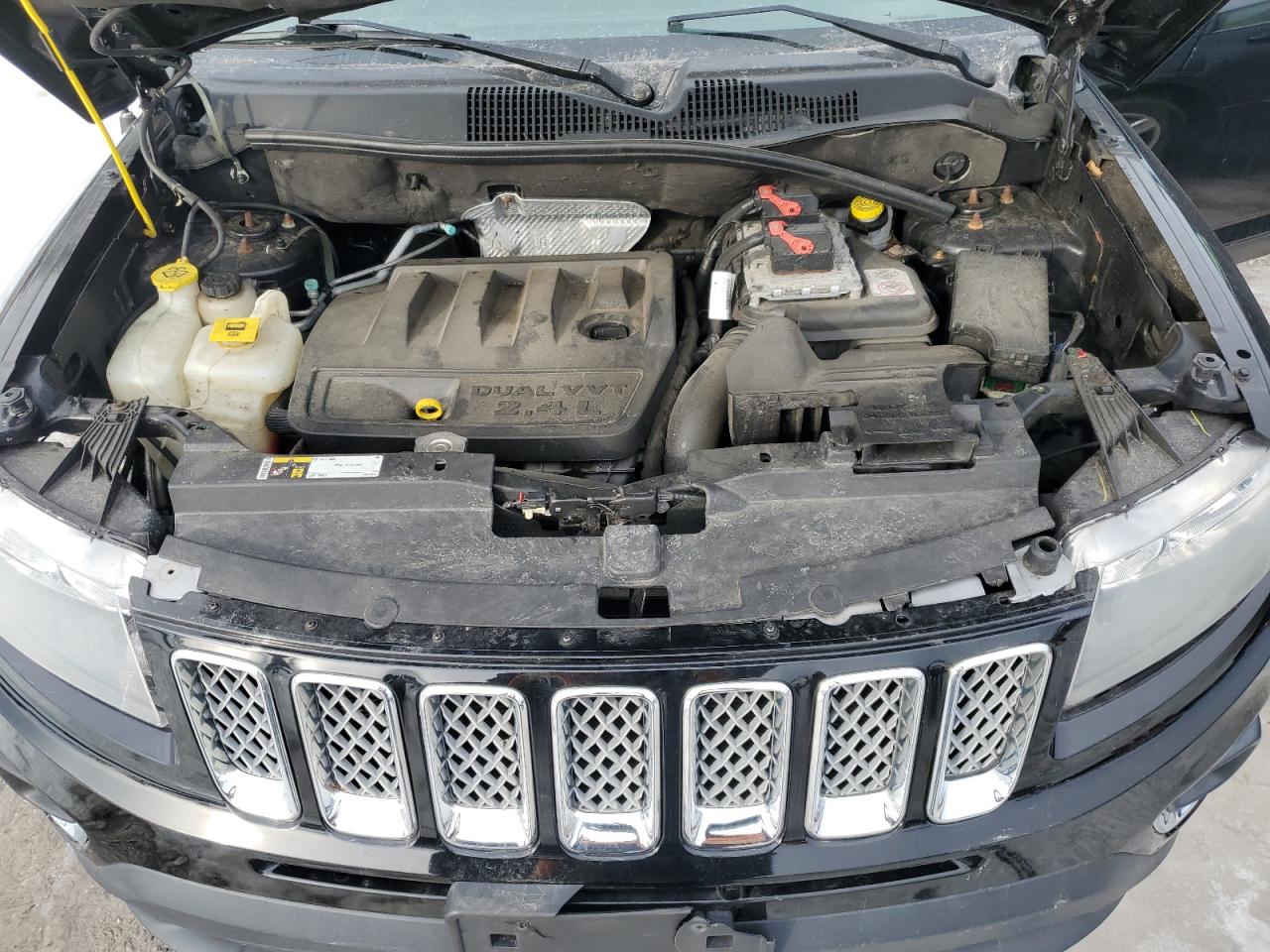 2016 Jeep Compass - Image 12