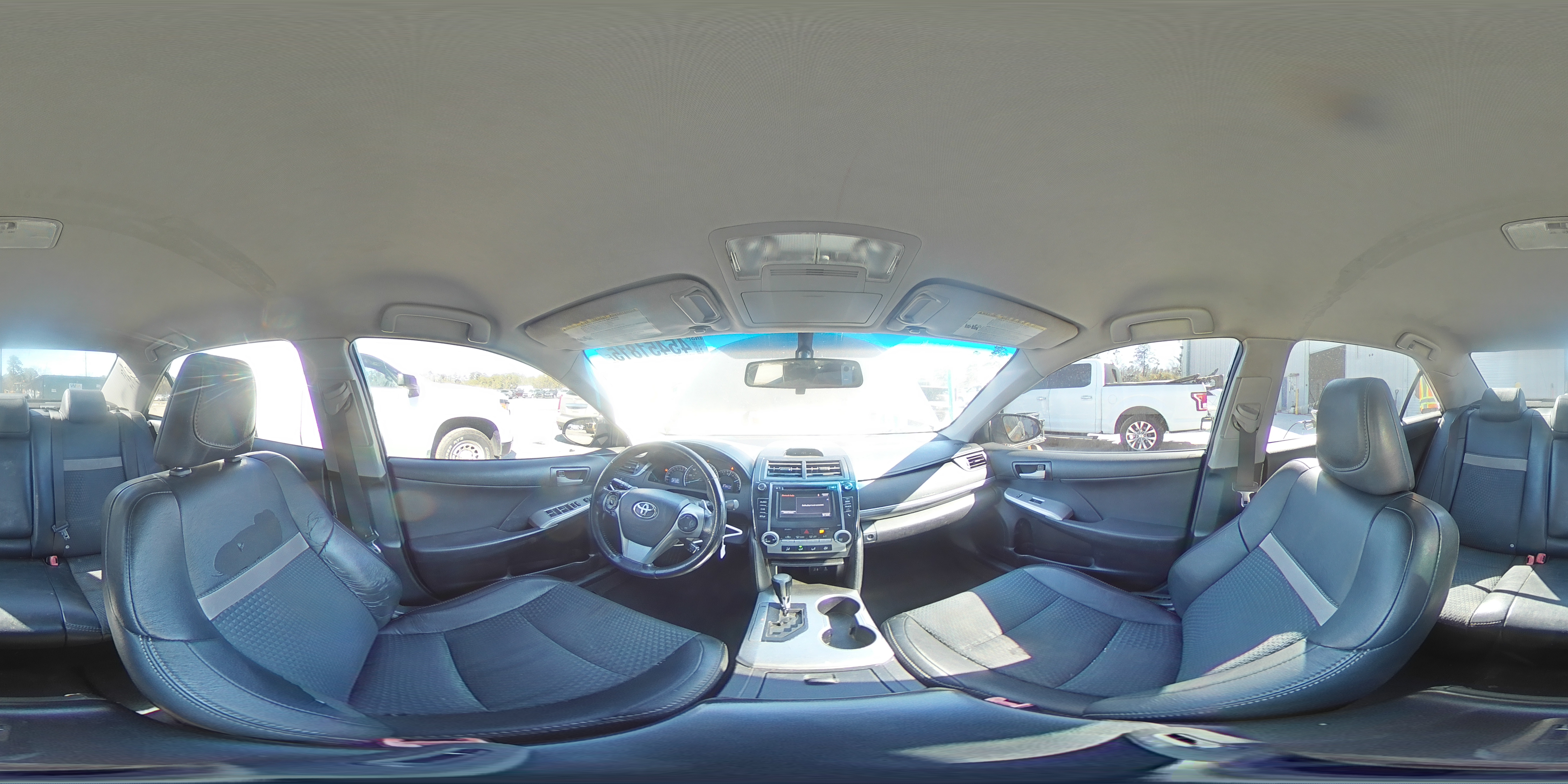 2014 Toyota Camry - Image 15