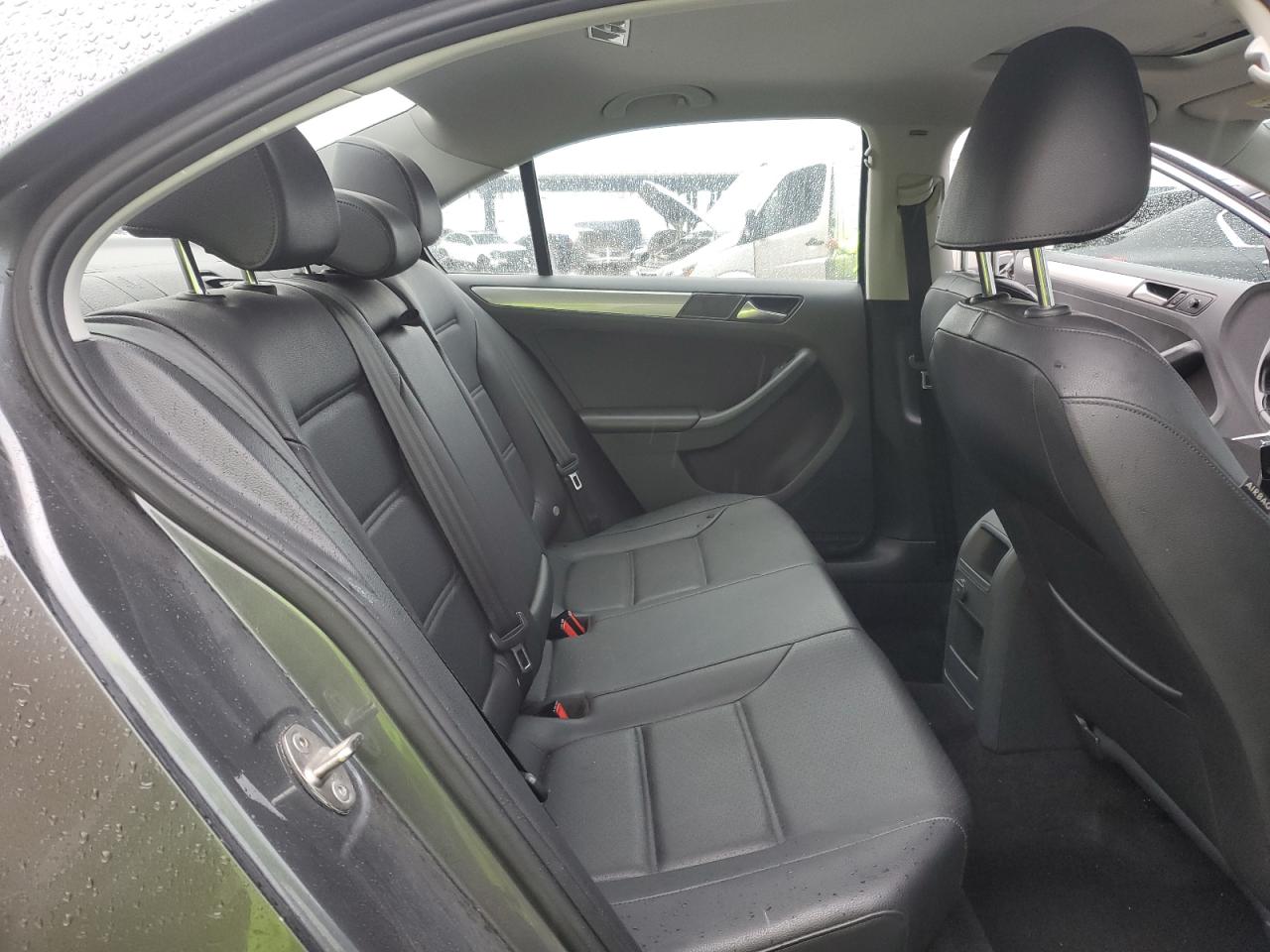 2017 Volkswagen Jetta - Image 10