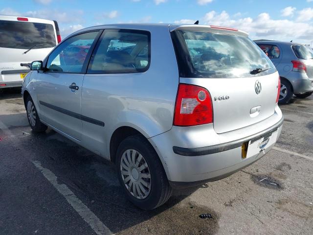 2003 VOLKSWAGEN POLO S AUT