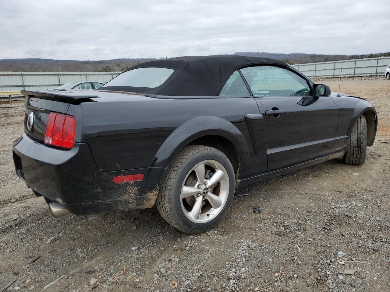 2009 Ford Mustang - Image 3