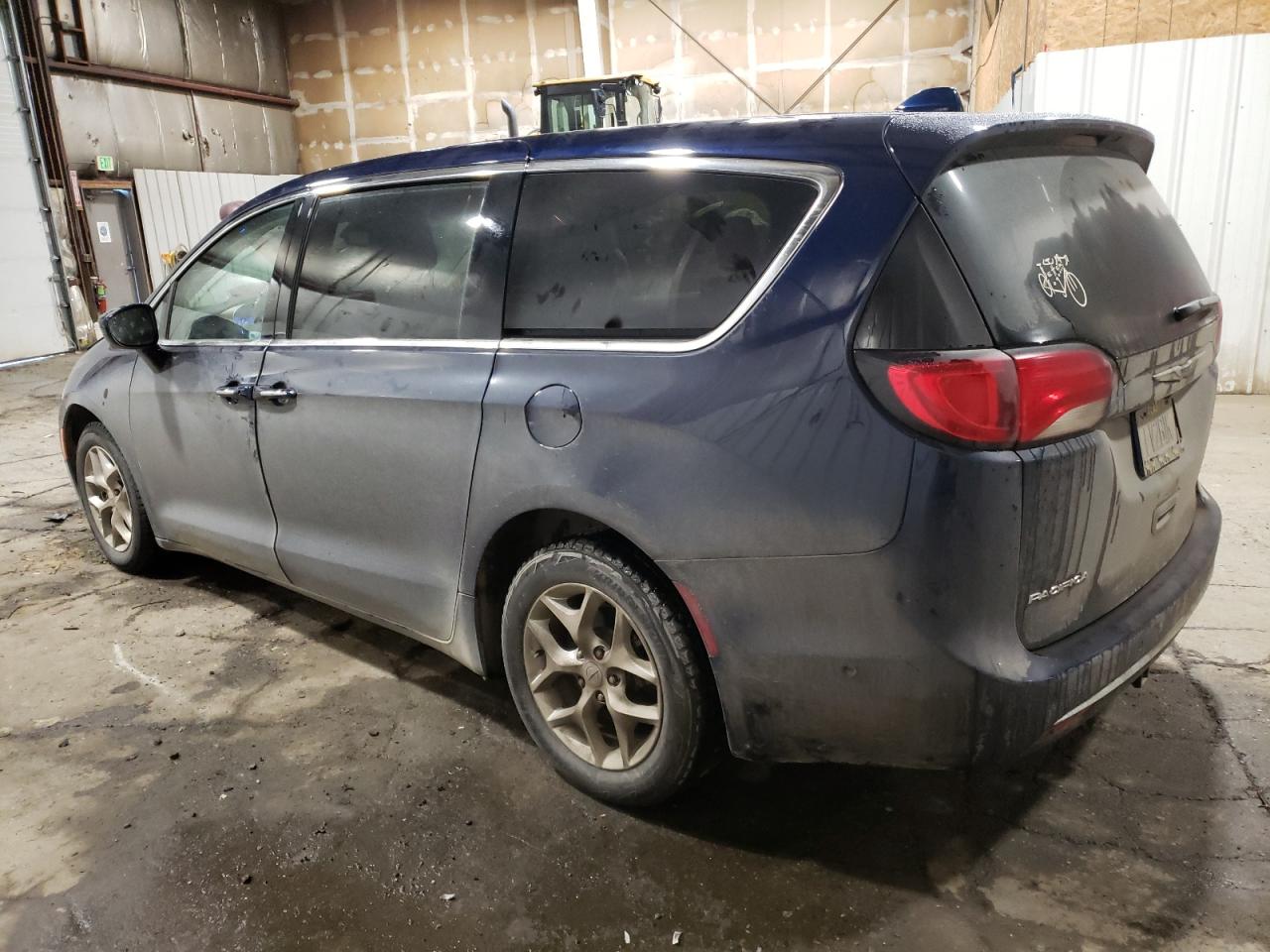 2019 Chrysler Pacifica - Image 2