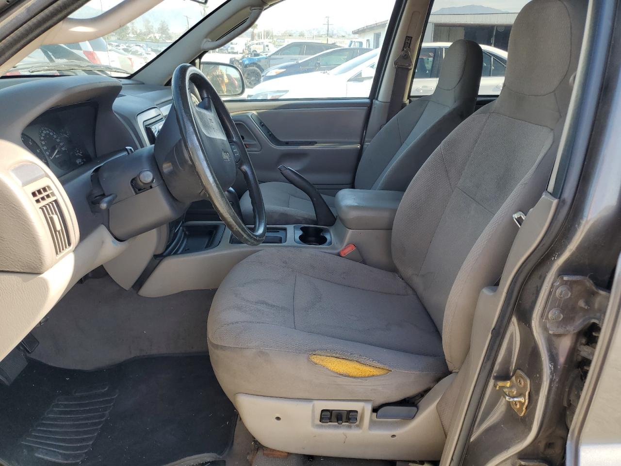 2004 Jeep Grand Cherokee - Image 7