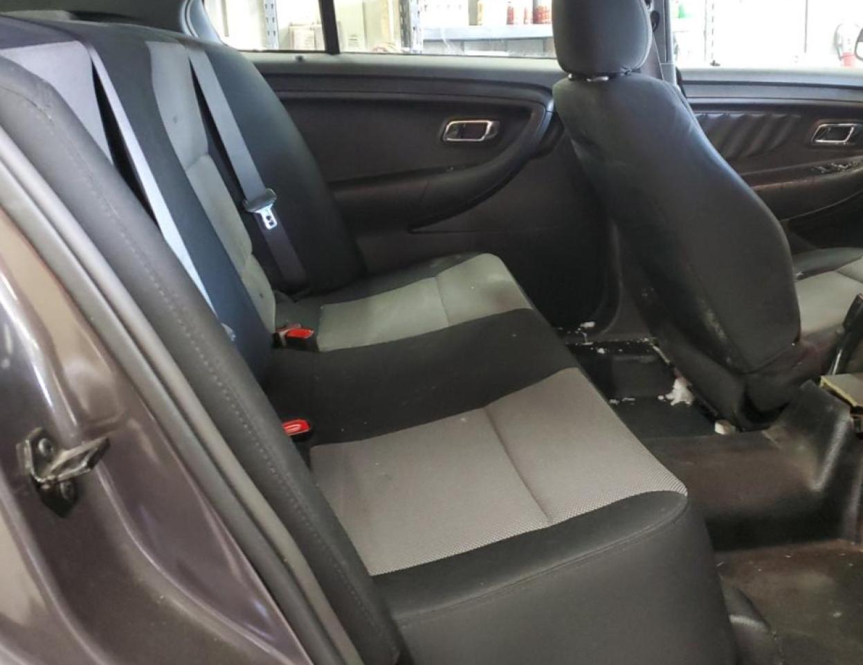2014 Ford Taurus - Image 10