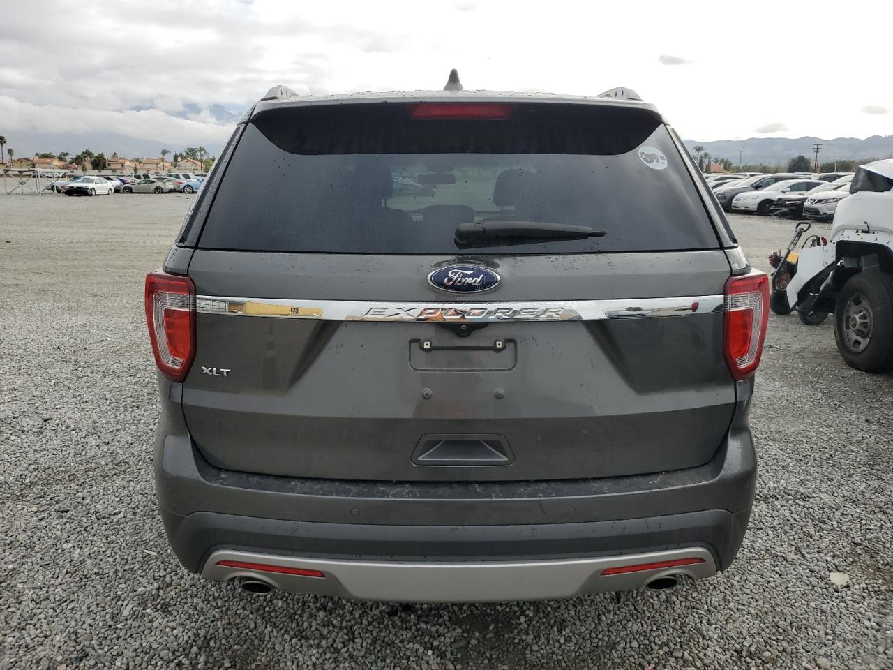 2017 Ford Explorer - Image 6
