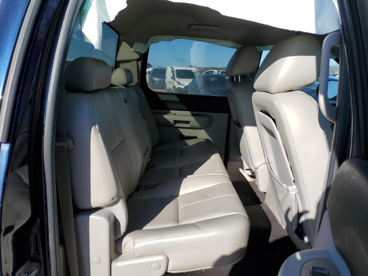 2010 Chevrolet Silverado - Image 10