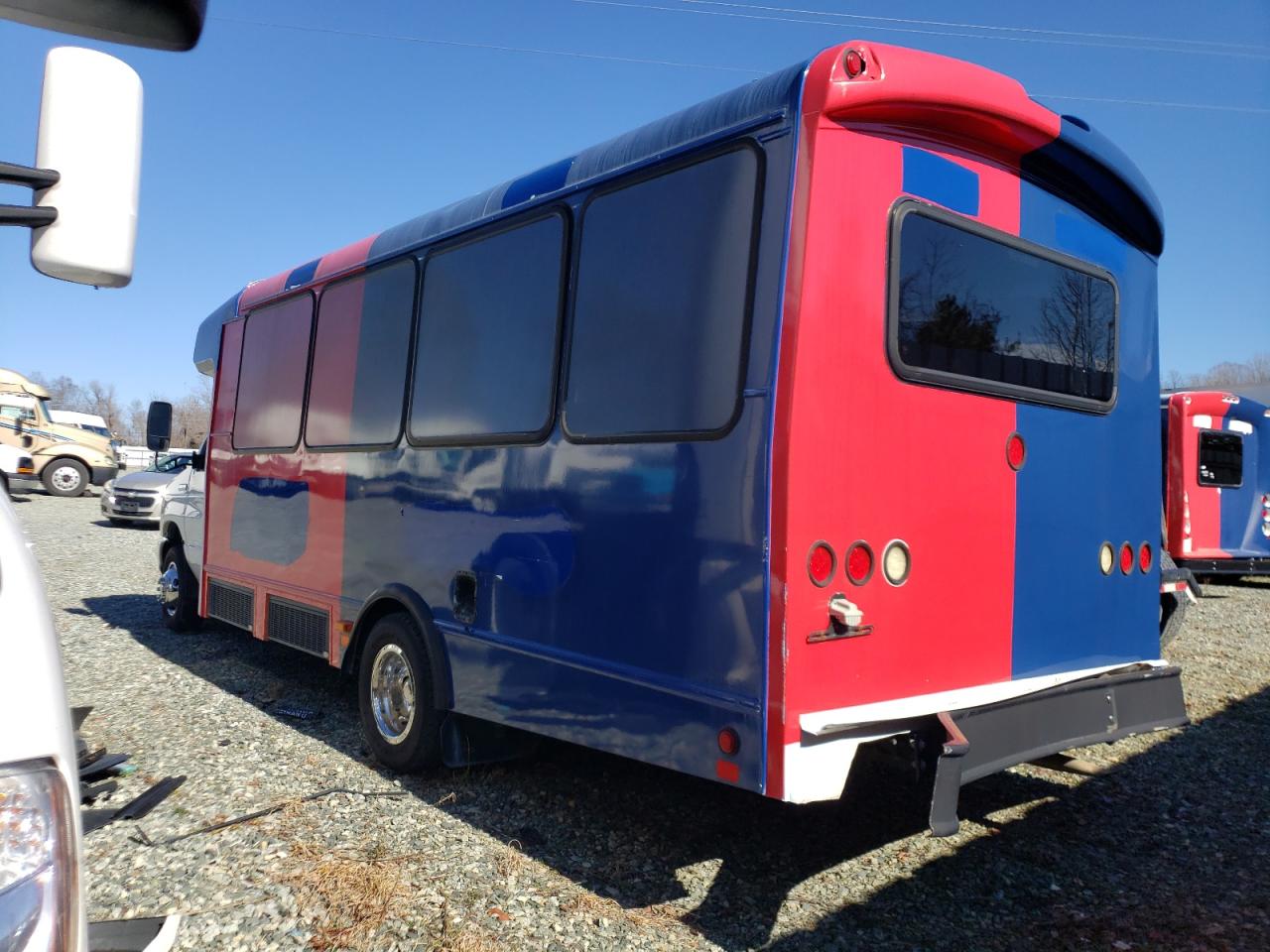 2015 Ford Econoline - Image 3