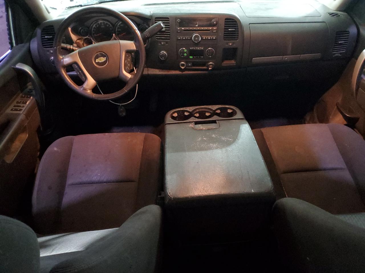2011 Chevrolet Silverado - Image 8