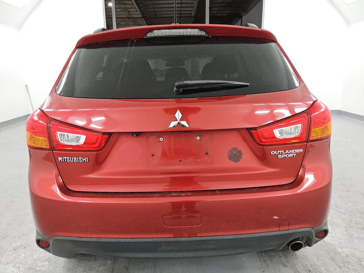 2014 Mitsubishi Outlander - Image 6