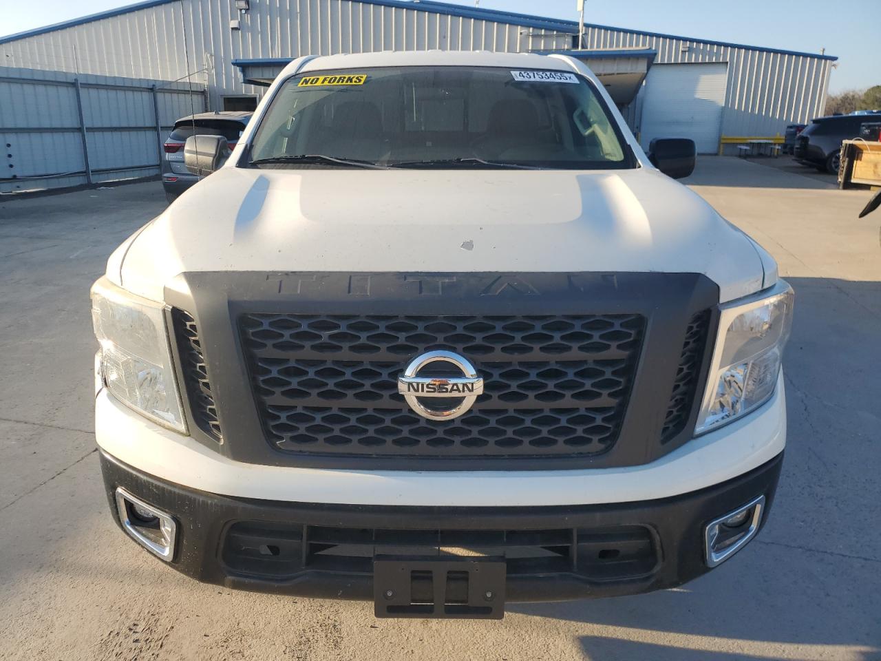 2017 Nissan Titan - Image 5